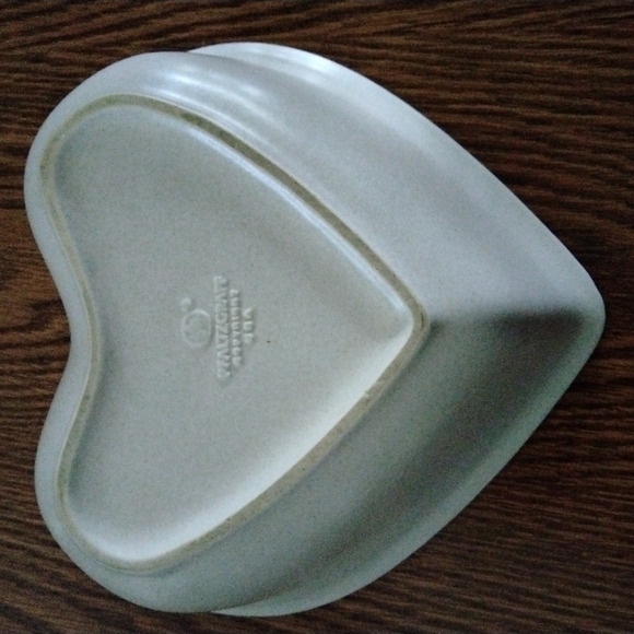 Vintage Pfaltzgraff Heart Shaped Serving Bowl Yorktowne Pattern - Picture 10 of 11